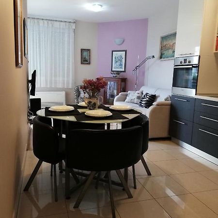 Near Beach Apartment Reno With Private Parking Split Ngoại thất bức ảnh