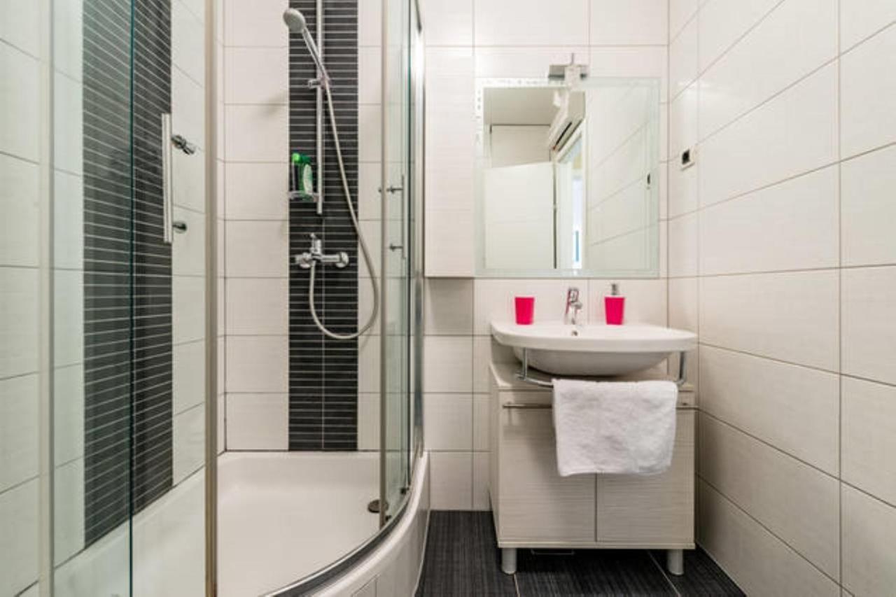 Near Beach Apartment Reno With Private Parking Split Ngoại thất bức ảnh