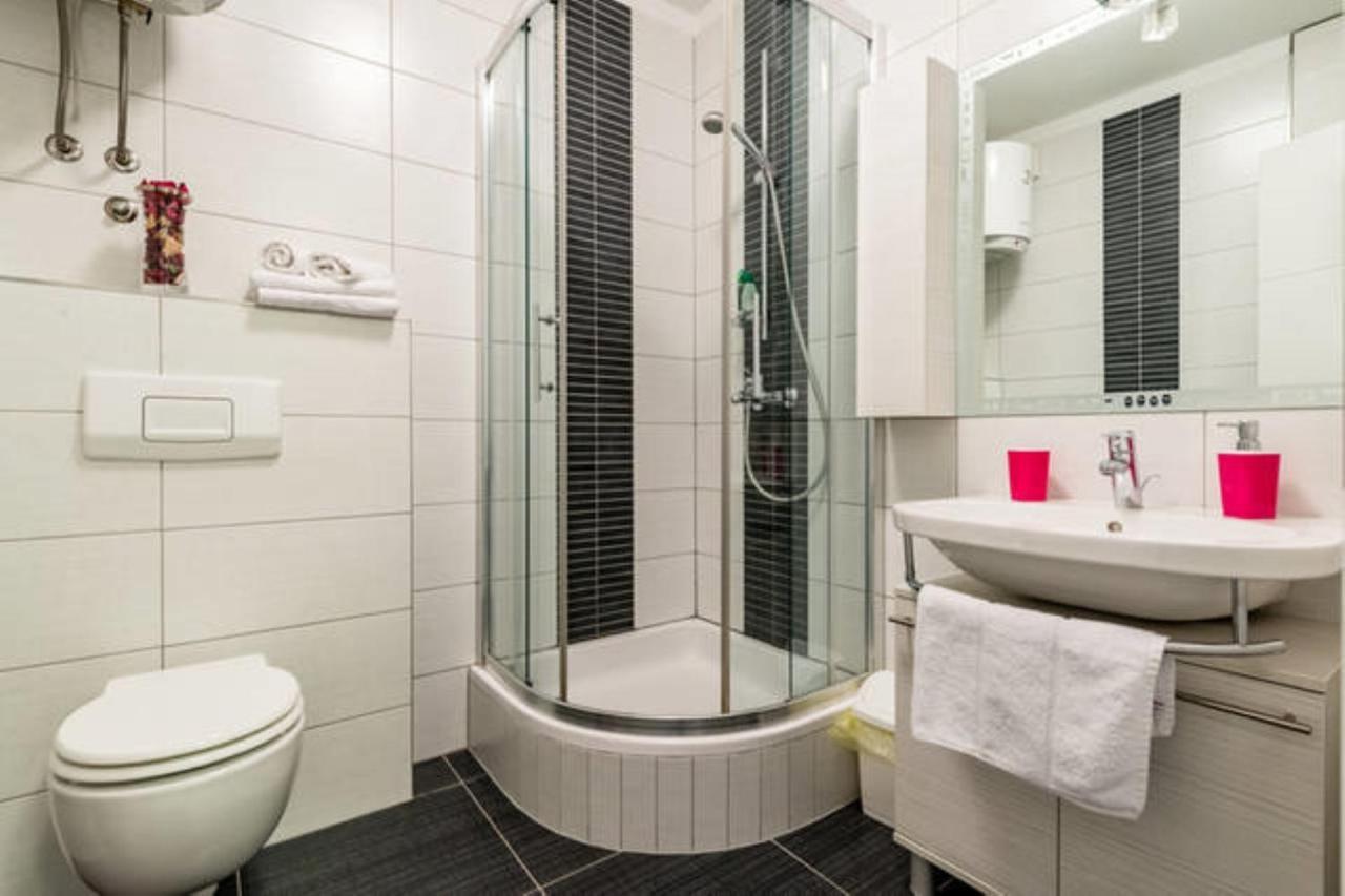 Near Beach Apartment Reno With Private Parking Split Ngoại thất bức ảnh