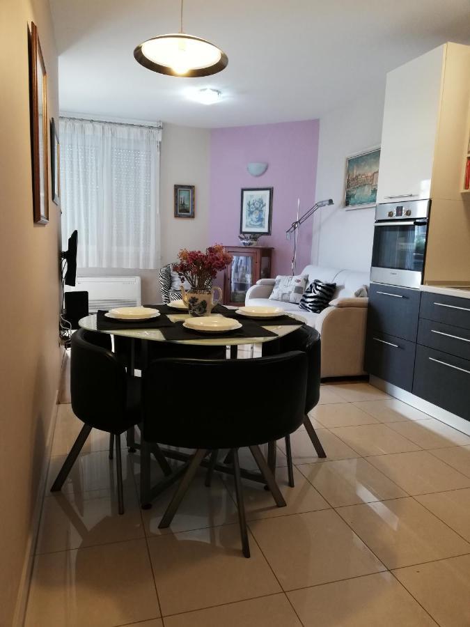 Near Beach Apartment Reno With Private Parking Split Ngoại thất bức ảnh