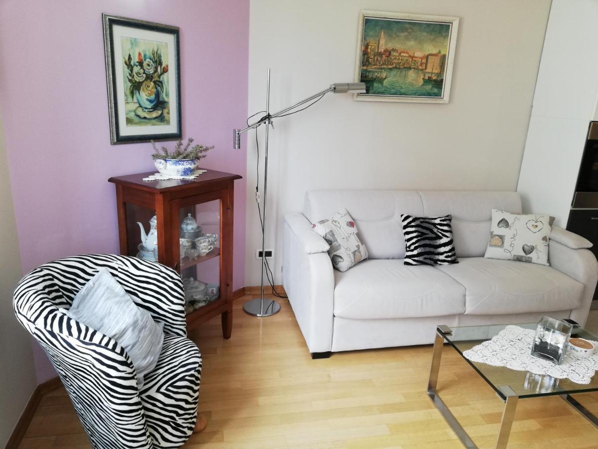 Near Beach Apartment Reno With Private Parking Split Ngoại thất bức ảnh