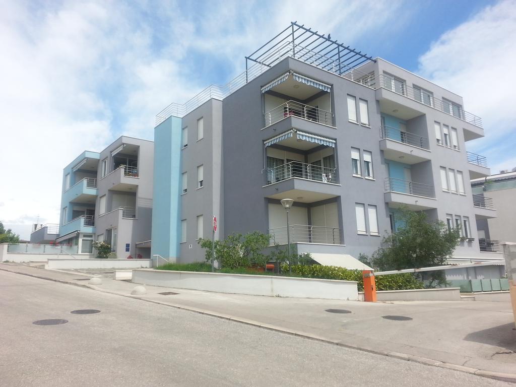 Near Beach Apartment Reno With Private Parking Split Ngoại thất bức ảnh