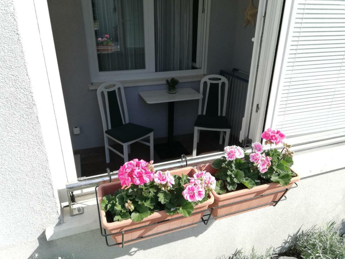 Near Beach Apartment Reno With Private Parking Split Ngoại thất bức ảnh